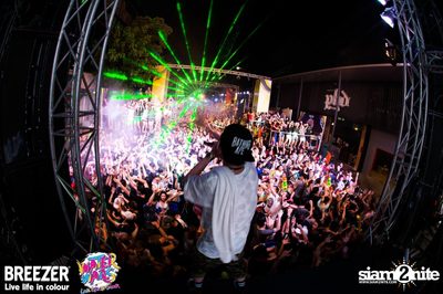 BREEZER presents Water Wars Live life in colour at RCA Block A — photo 178