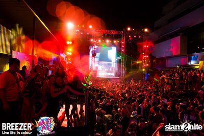 BREEZER presents Water Wars Live life in colour at RCA Block A — photo 255