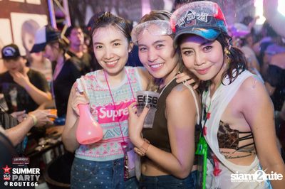 Smirnoff Midnight 100 นำเสนอ 95.5 Virgin Hitz Summer Party — photo 21