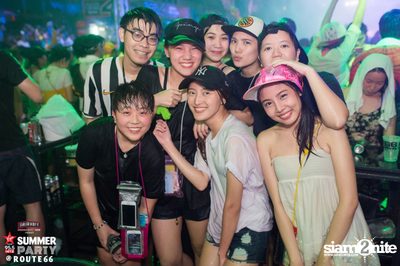 Smirnoff Midnight 100 นำเสนอ 95.5 Virgin Hitz Summer Party — photo 25