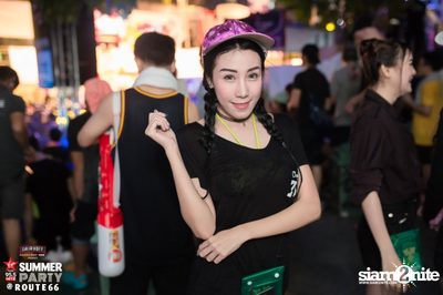Smirnoff Midnight 100 นำเสนอ 95.5 Virgin Hitz Summer Party — photo 40