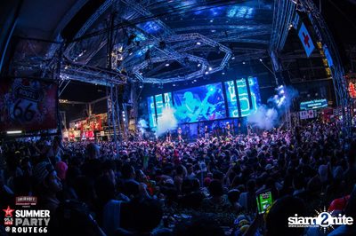 Smirnoff Midnight 100 นำเสนอ 95.5 Virgin Hitz Summer Party — photo 49