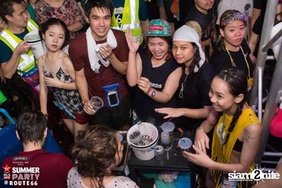 Smirnoff Midnight 100 นำเสนอ 95.5 Virgin Hitz Summer Party — photo 53
