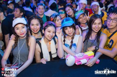 Smirnoff Midnight 100 นำเสนอ 95.5 Virgin Hitz Summer Party — photo 59