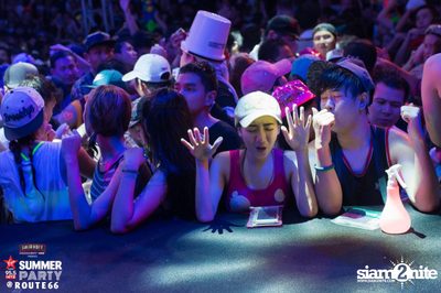 Smirnoff Midnight 100 นำเสนอ 95.5 Virgin Hitz Summer Party — photo 77