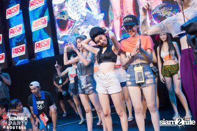 Smirnoff Midnight 100 นำเสนอ 95.5 Virgin Hitz Summer Party — photo 124
