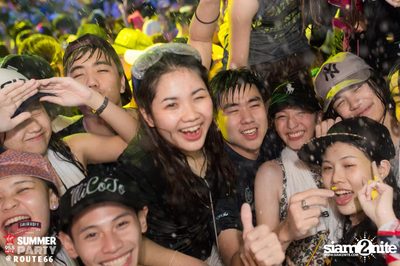 Smirnoff Midnight 100 นำเสนอ 95.5 Virgin Hitz Summer Party — photo 129