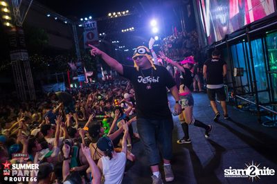 Smirnoff Midnight 100 นำเสนอ 95.5 Virgin Hitz Summer Party — photo 192