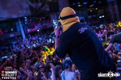 Smirnoff Midnight 100 นำเสนอ 95.5 Virgin Hitz Summer Party — photo 196