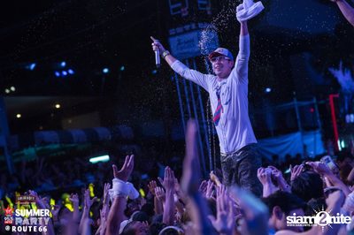Smirnoff Midnight 100 นำเสนอ 95.5 Virgin Hitz Summer Party — photo 210