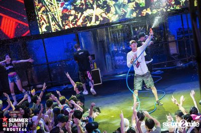 Smirnoff Midnight 100 นำเสนอ 95.5 Virgin Hitz Summer Party — photo 239