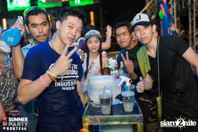 Smirnoff Midnight 100 นำเสนอ 95.5 Virgin Hitz Summer Party — photo 10