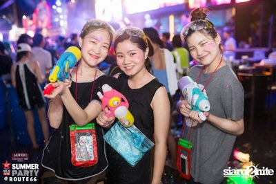 Smirnoff Midnight 100 นำเสนอ 95.5 Virgin Hitz Summer Party — photo 14