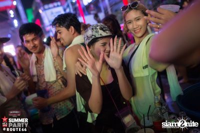 Smirnoff Midnight 100 นำเสนอ 95.5 Virgin Hitz Summer Party — photo 16