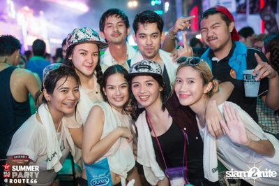 Smirnoff Midnight 100 นำเสนอ 95.5 Virgin Hitz Summer Party — photo 17