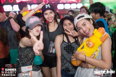 Smirnoff Midnight 100 นำเสนอ 95.5 Virgin Hitz Summer Party — photo 25