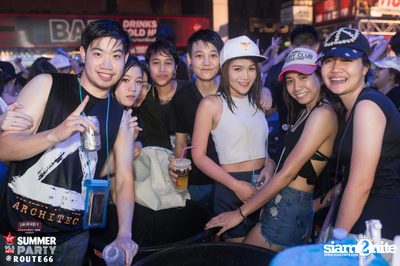 Smirnoff Midnight 100 นำเสนอ 95.5 Virgin Hitz Summer Party — photo 56