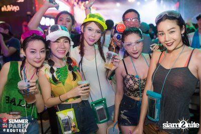 Smirnoff Midnight 100 นำเสนอ 95.5 Virgin Hitz Summer Party — photo 88