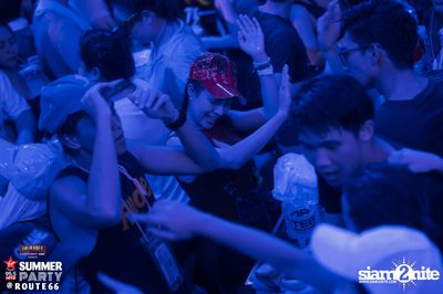 Smirnoff Midnight 100 นำเสนอ 95.5 Virgin Hitz Summer Party — photo 94