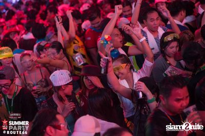Smirnoff Midnight 100 นำเสนอ 95.5 Virgin Hitz Summer Party — photo 106