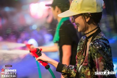 Smirnoff Midnight 100 นำเสนอ 95.5 Virgin Hitz Summer Party — photo 107
