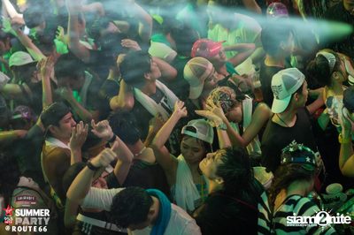 Smirnoff Midnight 100 นำเสนอ 95.5 Virgin Hitz Summer Party — photo 110