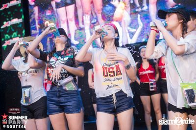 Smirnoff Midnight 100 นำเสนอ 95.5 Virgin Hitz Summer Party — photo 166