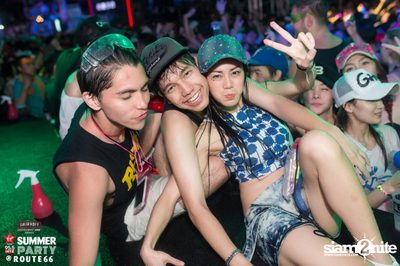 Smirnoff Midnight 100 นำเสนอ 95.5 Virgin Hitz Summer Party — photo 178