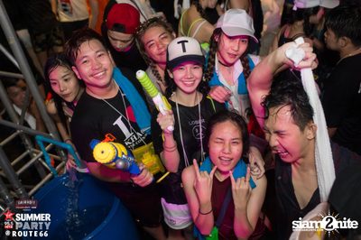 Smirnoff Midnight 100 นำเสนอ 95.5 Virgin Hitz Summer Party — photo 193