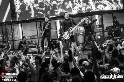 Smirnoff Midnight 100 นำเสนอ 95.5 Virgin Hitz Summer Party — photo 246