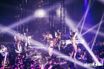 gCircuit proudly presents Songkran at CentralWorld — photo 180