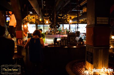 Open Mic Mondays ที่ ดิ ไอร่อน แฟรี่, ทองหล่อ — photo 61