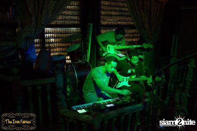 Open Mic Mondays ที่ ดิ ไอร่อน แฟรี่, ทองหล่อ — photo 71