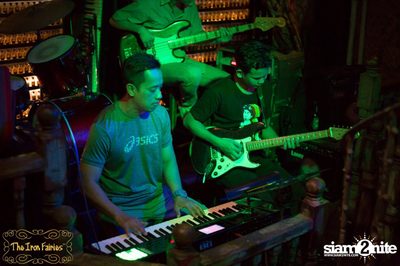 Open Mic Mondays ที่ ดิ ไอร่อน แฟรี่, ทองหล่อ — photo 109