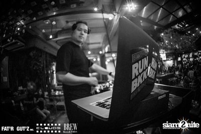 Seenspace Invasion ที่ร้าน Clouds, Fat'R Gut'z และ BREW Beers & Ciders — photo 1