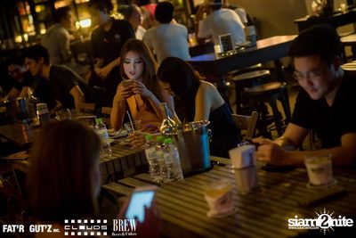 Seenspace Invasion ที่ร้าน Clouds, Fat'R Gut'z และ BREW Beers & Ciders — photo 9