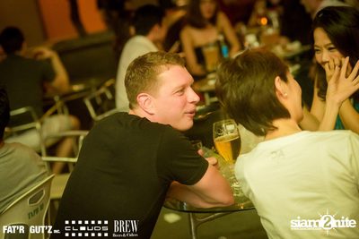 Seenspace Invasion ที่ร้าน Clouds, Fat'R Gut'z และ BREW Beers & Ciders — photo 13