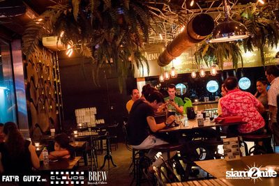 Seenspace Invasion ที่ร้าน Clouds, Fat'R Gut'z และ BREW Beers & Ciders — photo 16