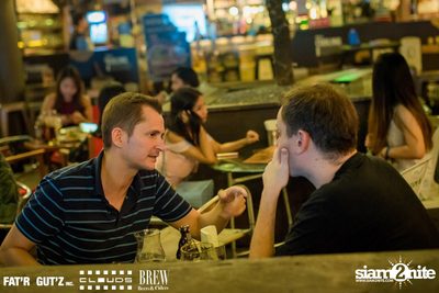 Seenspace Invasion ที่ร้าน Clouds, Fat'R Gut'z และ BREW Beers & Ciders — photo 24