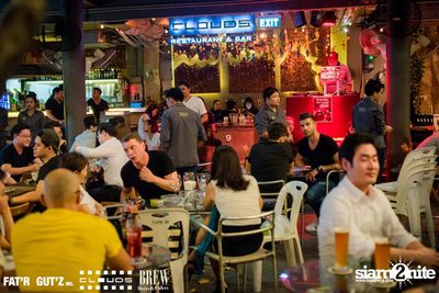 Seenspace Invasion ที่ร้าน Clouds, Fat'R Gut'z และ BREW Beers & Ciders — photo 38