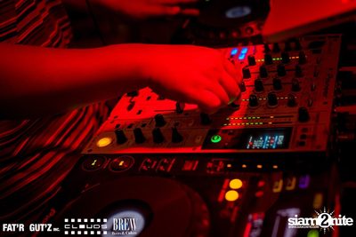 Seenspace Invasion ที่ร้าน Clouds, Fat'R Gut'z และ BREW Beers & Ciders — photo 50