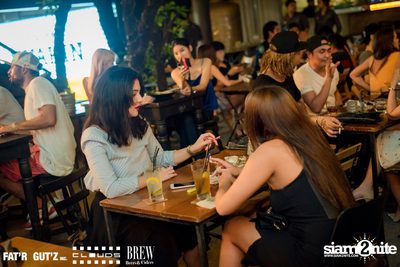 Seenspace Invasion ที่ร้าน Clouds, Fat'R Gut'z และ BREW Beers & Ciders — photo 59