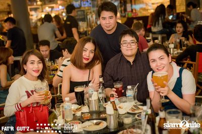 Seenspace Invasion ที่ร้าน Clouds, Fat'R Gut'z และ BREW Beers & Ciders — photo 60