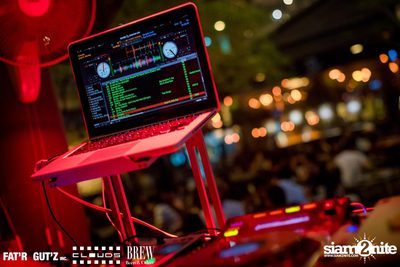 Seenspace Invasion ที่ร้าน Clouds, Fat'R Gut'z และ BREW Beers & Ciders — photo 64