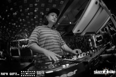 Seenspace Invasion ที่ร้าน Clouds, Fat'R Gut'z และ BREW Beers & Ciders — photo 66