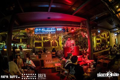 Seenspace Invasion ที่ร้าน Clouds, Fat'R Gut'z และ BREW Beers & Ciders — photo 68