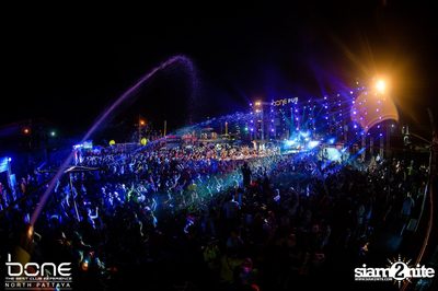 Water Festival กับ Bankk Cash, Southside & Bang Bang Bang ที่ร้านโบน — photo 1