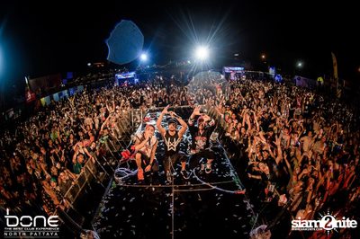 Water Festival กับ Bankk Cash, Southside & Bang Bang Bang ที่ร้านโบน — photo 4