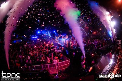 Water Festival กับ Bankk Cash, Southside & Bang Bang Bang ที่ร้านโบน — photo 8