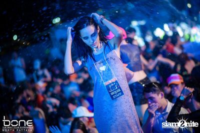 Water Festival กับ Bankk Cash, Southside & Bang Bang Bang ที่ร้านโบน — photo 13